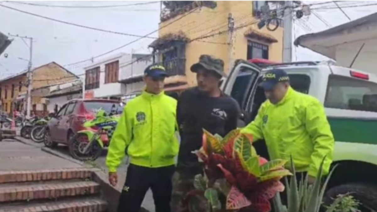 Cumplía una condena de más de veinte años por asesinato y violación.

 – En la mira