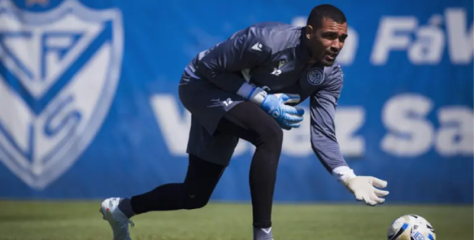 Álvaro Montero, culpable de la derrota de Vélez en Argentina

 – En la mira