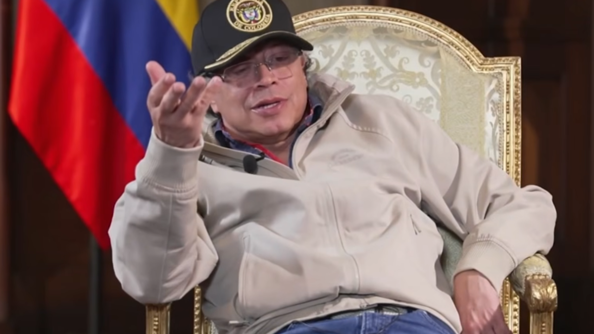 Dos militares heridos y una disculpa por el malentendido que llevó al presidente Petro a regañar a un general del ejército en Cali

 – En la mira