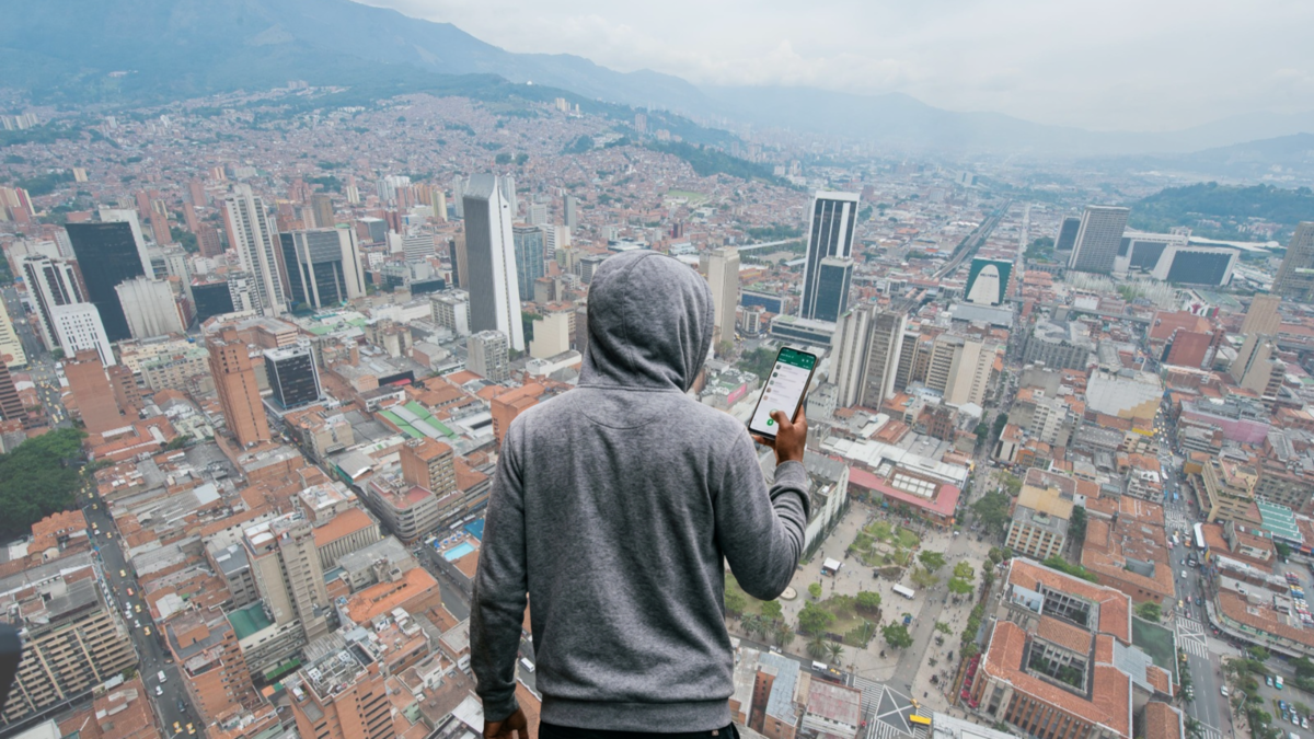 “Eso es totalmente falso, son viejos”.

 – En la mira