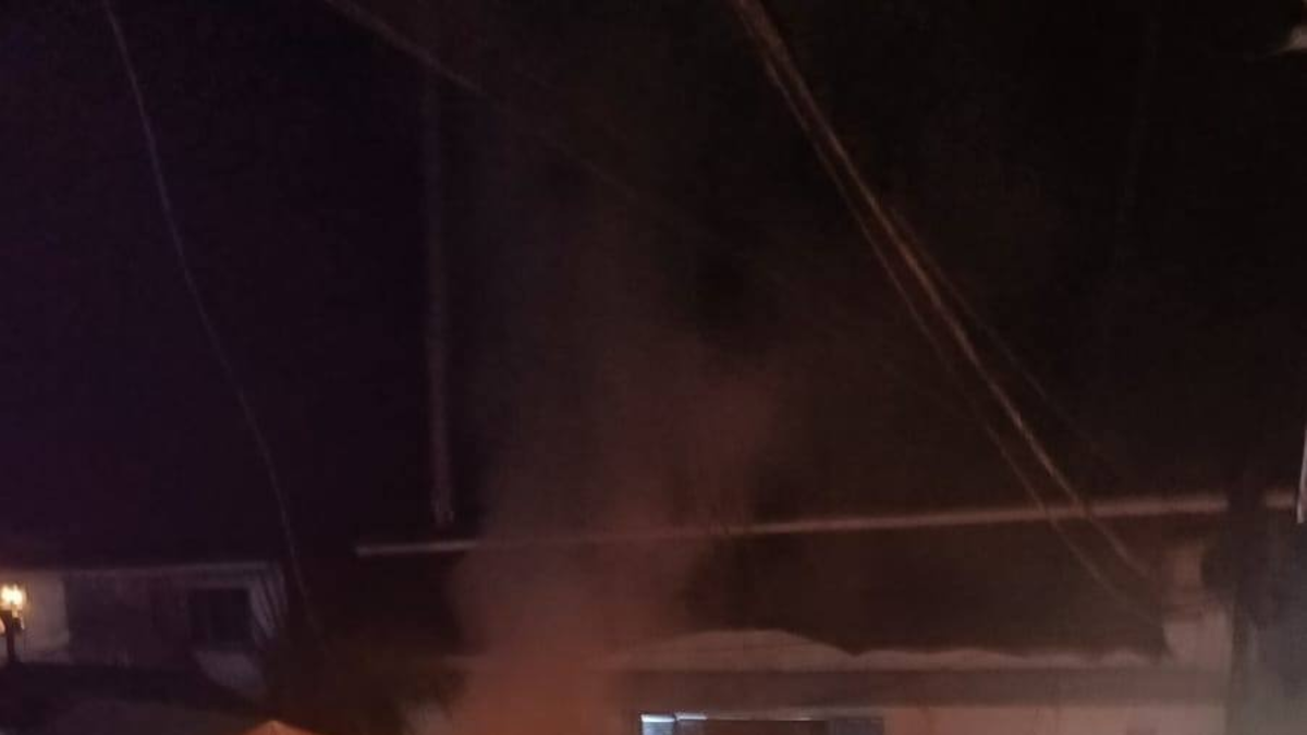 Una moto bomba hiere a un policía y destruye la comisaría

 – En la mira